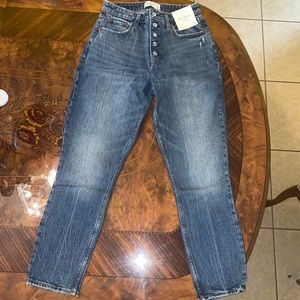 Abercrombie Curve love High Rise Skinny Jean 27/4 regular